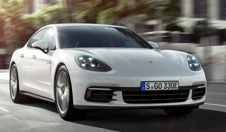 Nuova Porsche Panamera 4 E-Hybrid, i prezzi per l'Italia