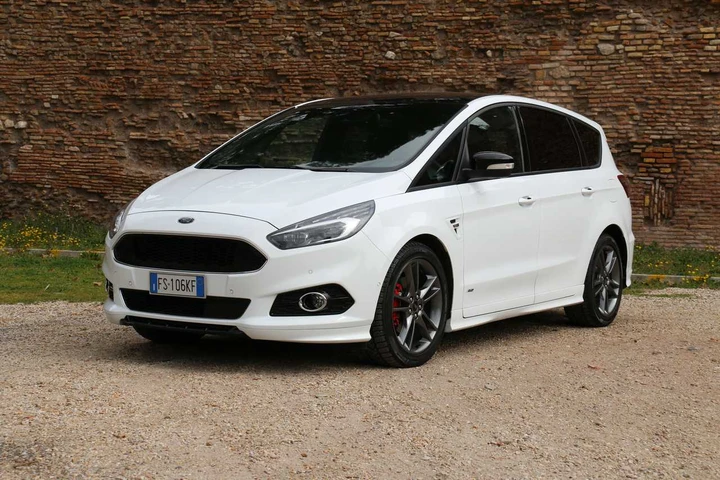 Ford S-Max 2.0 TDCi ST-Line AWD: la prova su strada