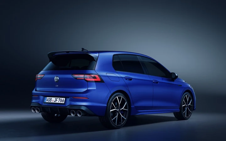 Nuova Golf 8 R 2021: immagini ufficiali