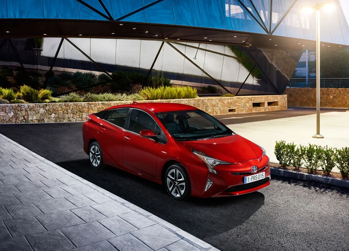 Nuova Toyota Prius: prime immagini ufficiali
