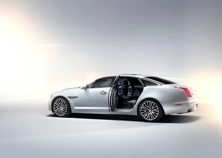 Nuova Jaguar XJ, arriva la versione per la Cina