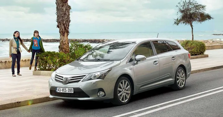 Toyota Avensis 2012: prezzo da 27.600 euro