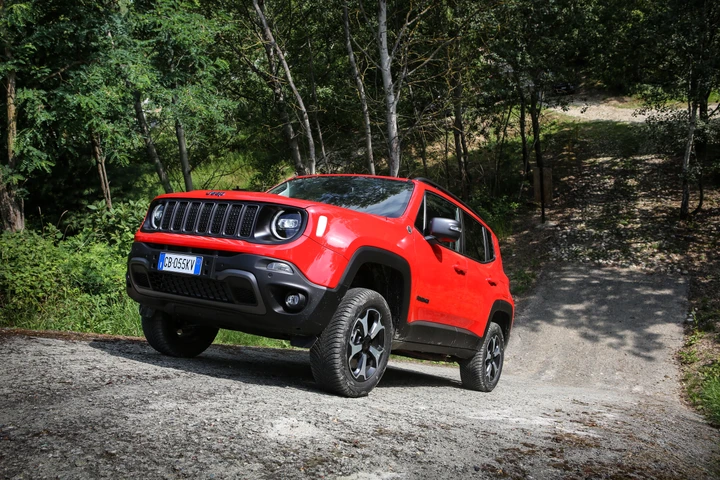 Jeep Compass 4xe e Jeep Renegade 4xe: le immagini