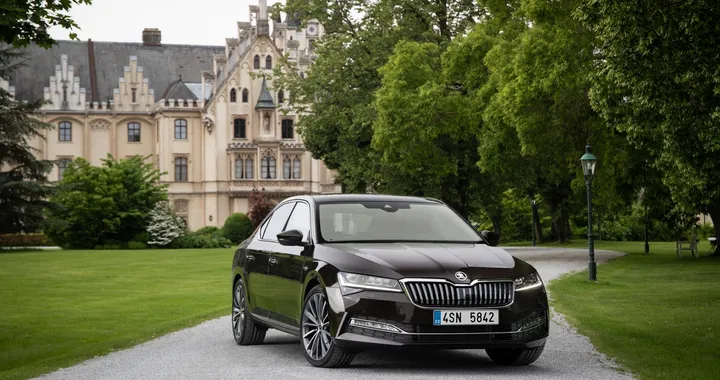 Nuova Skoda Superb, primo contatto con la rinnovata ammiraglia