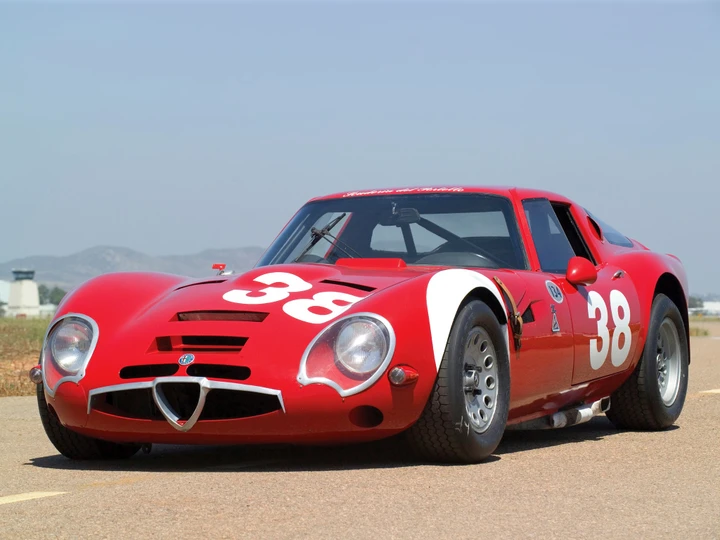 Alfa Romeo Giulia TZ2: storia, prestazioni e vittorie dell’icona del 1965
