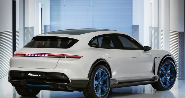 Porsche Mission E Cross Turismo Concept al Salone di Ginevra 2018