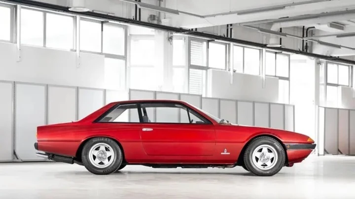Un V12 e una leggenda: la Ferrari 365 GT4 di Niki Lauda infiamma i collezionisti