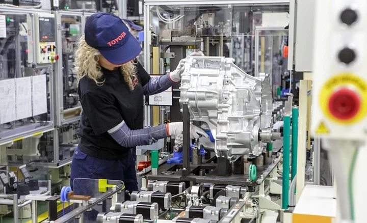 Toyota produce in Europa nuove trasmissioni per motori ibridi
