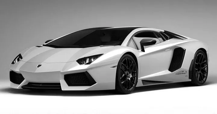 Lamborghini Aventador Oakley: la trazione è posteriore!
