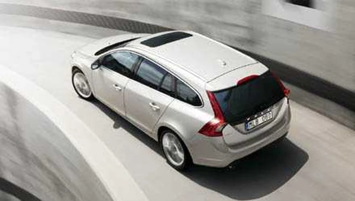 Volvo V60: la station wagon si fa sportiva