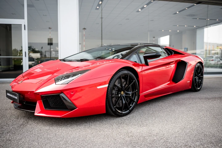 Lamborghini Aventador: prodotti 5.000 esemplari
