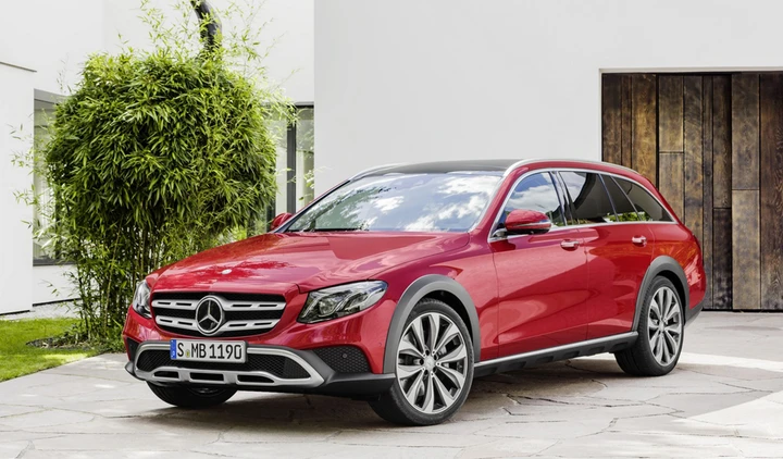 Mercedes Classe E All-Terrain, debutta al Salone di Parigi