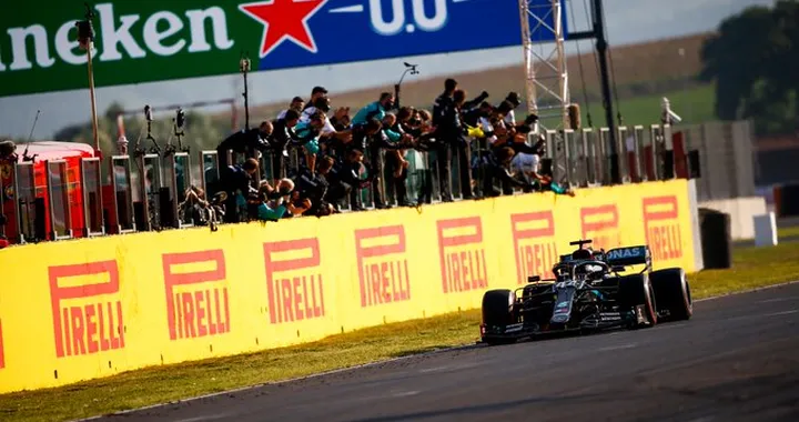 Formula 1: Hamilton vince al Mugello una gara con 3 ripartenze