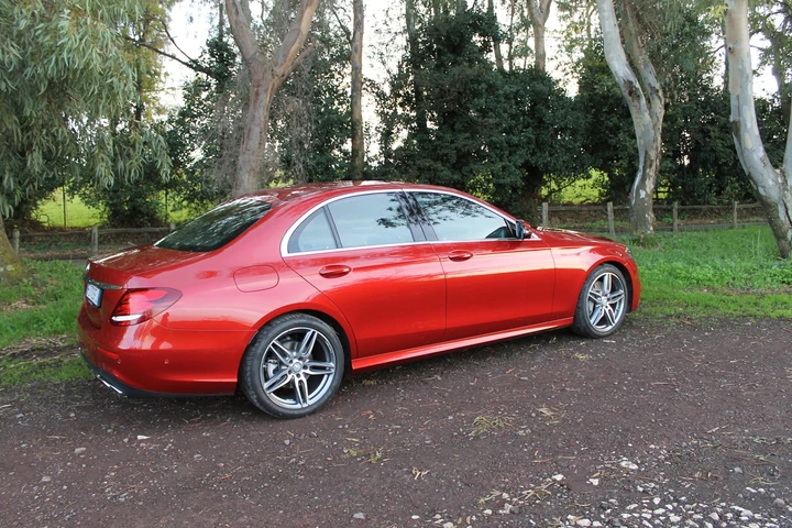 Mercedes-Benz Classe E 220d Auto AMG Line: la prova su strada