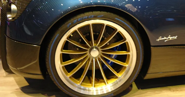 Salone di Ginevra 2017: i nuovi Pirelli colorato e Connesso