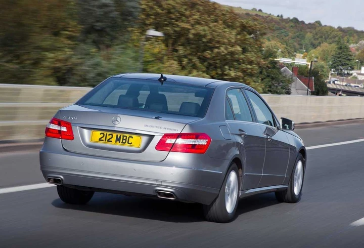 Mercedes Classe E300 BlueTec Hybrid: nuove immagini ufficiali