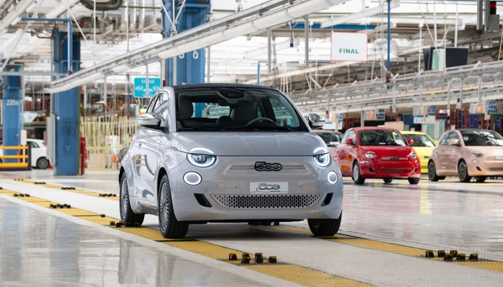 Fiat 500 elettrica: stop alla produzione, dubbi a Mirafiori