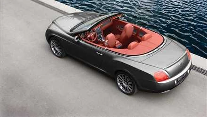 Più l'auto è bella, più è bello chi la guida