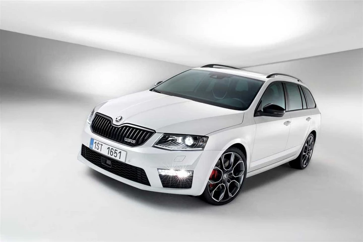 Skoda Octavia RS 2014, immagini ufficiali
