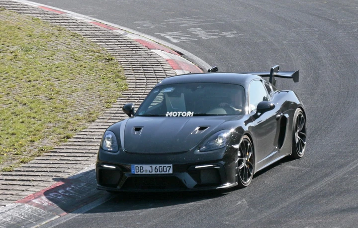 Porsche Cayman GT4 RS: foto spia dal Nurburgring