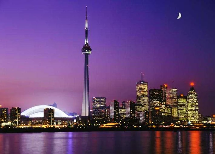 A Toronto via le tasse sull'auto!