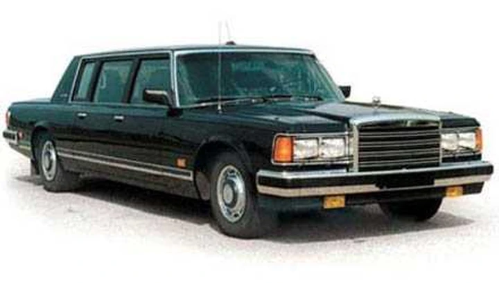 Auto blu Russia: via le Mercedes per le Zil