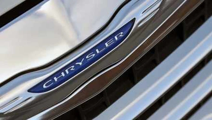 Chrysler 100: sarà la nuova berlina Lancia?