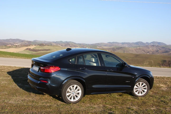 BMW X4 xDrive 35d, prova su strada