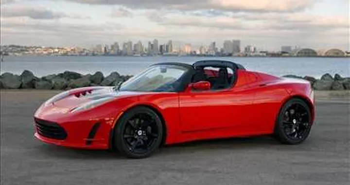 Nuova Tesla Roadster: il debutto rinviato al 2015