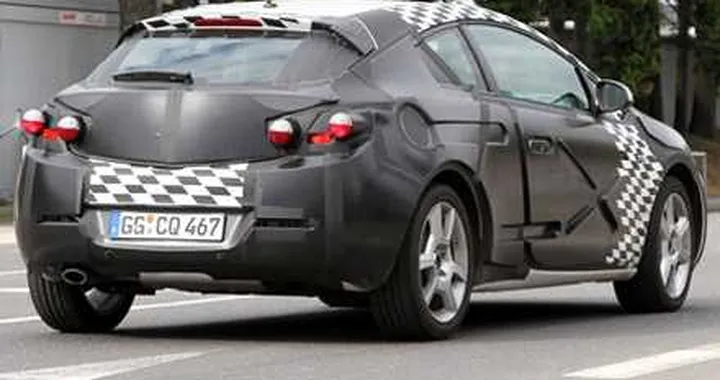 Opel Astra: oltre la Sports Tourer, ecco la GTC