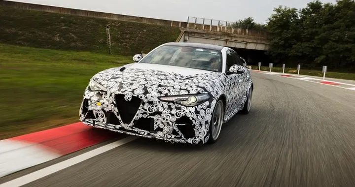 Alfa Romeo Giulia Gta: prova d’esame con Räikkönen e Giovinazzi