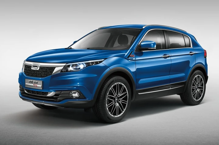 Qoros 5: le immagini ufficiali