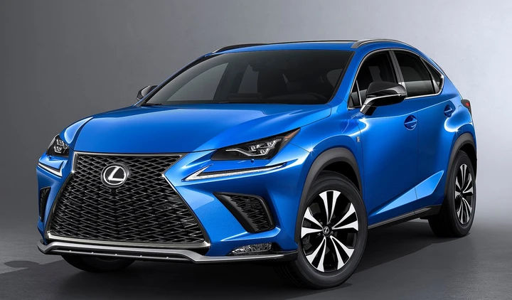 Lexus NX, il restyling 2017 debutta a Shanghai