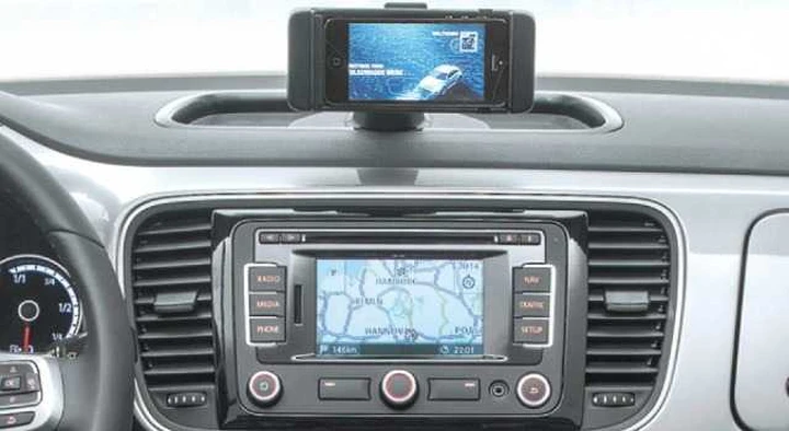 Volkswagen iBeetle: l'iPhone sul Maggiolino