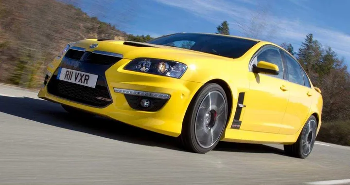 Vauxhall VXR8 2011: quattro porte e 431 CV