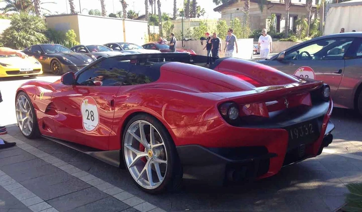 Ferrari F12 TRS, inedita one-off  su base F12