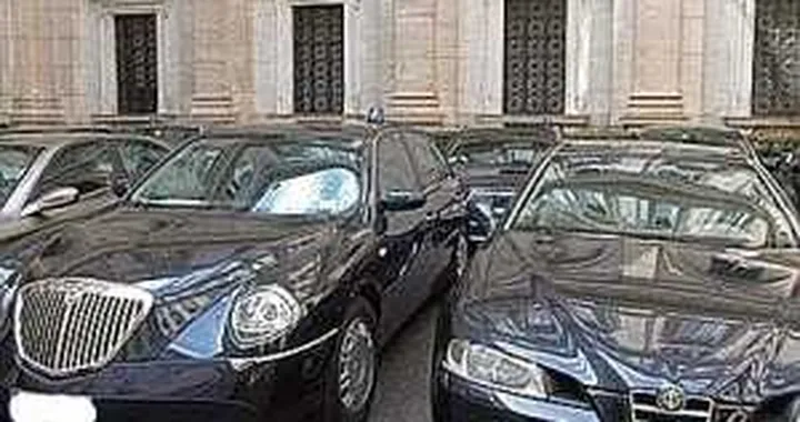 Pneumatici ricostruiti per le auto blu