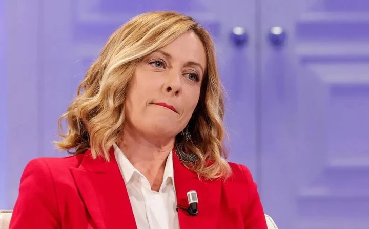 Solo elettrico? Meloni: “No grazie, Italia spinge per soluzioni alternative”