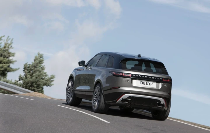 Range Rover Velar: le immagini ufficiali