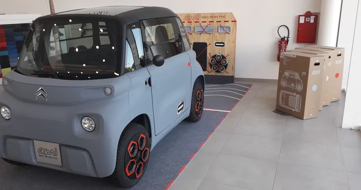 Citroen Ami, la microcar 100% elettrica arriva in concessionaria