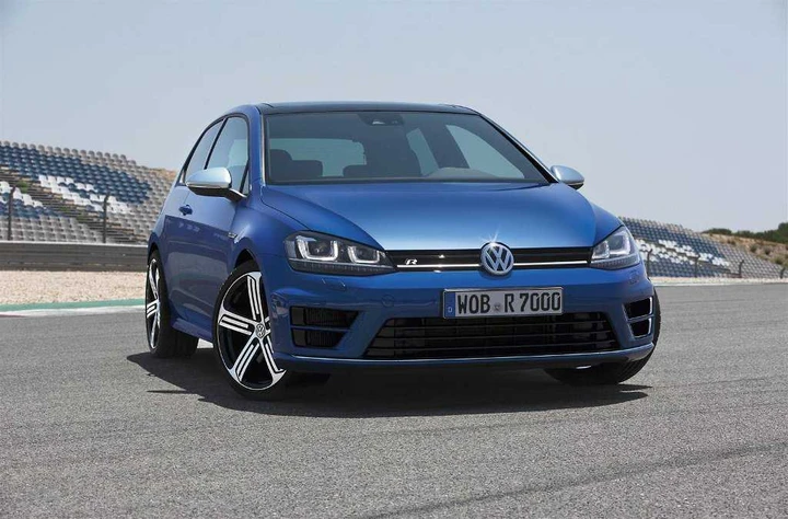 Nuova Volkswagen Golf R 300 CV: mai così cattiva