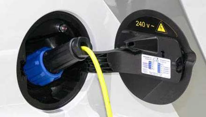 Auto elettriche? Sotto sotto vanno... a carbone