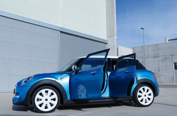 Nuova Mini 5 porte: le immagini ufficiali