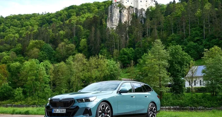 Nuova BMW Serie 5 Touring: disponibile in Italia con le varianti elettriche