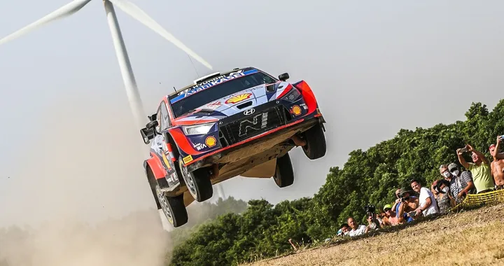 WRC Rally Italia: la Hyundai passa al comando
