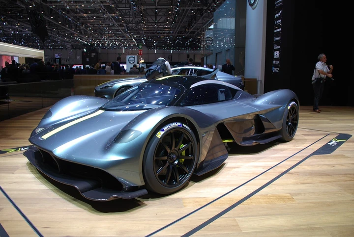 Aston Martin Valkyrie: la hypercar realizzata con Red Bull