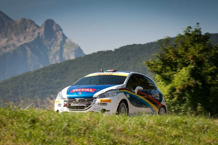 Peugeot 208 R2, prova su strada