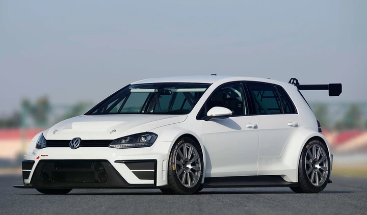 Volkswagen Golf TCR: 330 CV da scatenare tra i cordoli
