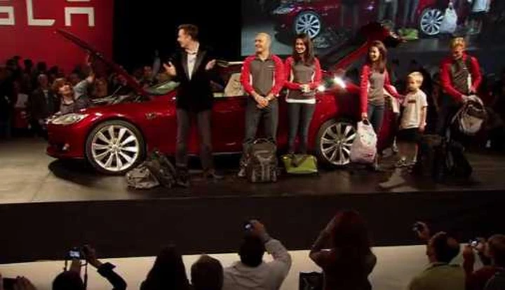 Tesla Model S Beta, svelata da Elon Musk