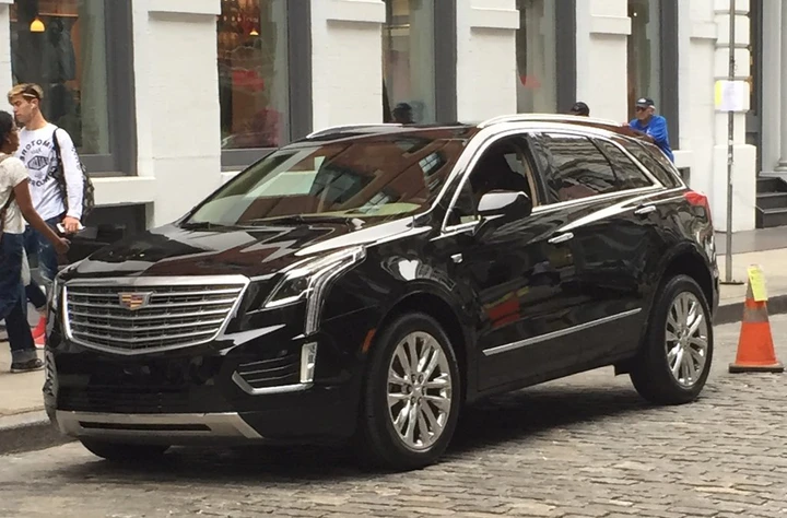 Cadillac XT5: pronta per il debutto a Dubai